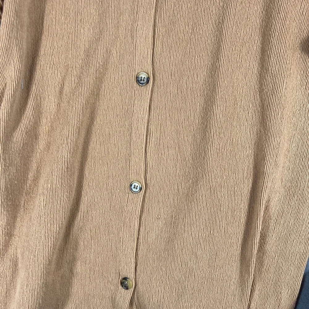 Women's Tan Ribbed Knit Pullover Sweater M Button Back Long Sleeve Casual Top